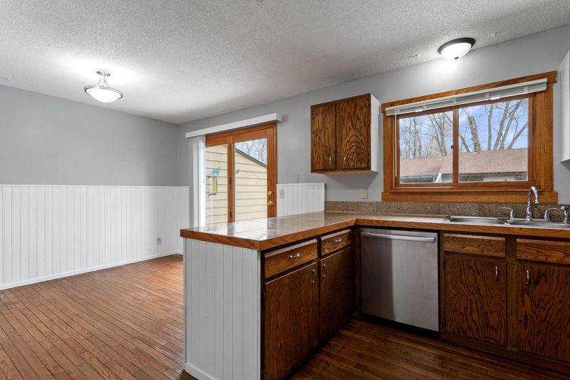 120 W Eagle Lake Dr, Maple Grove, MN 55369