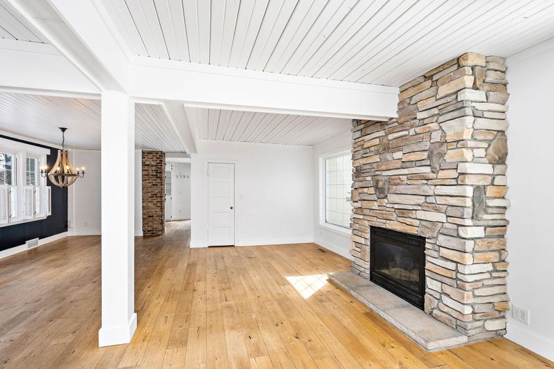 80 Oak St, Mahtomedi, MN 55115