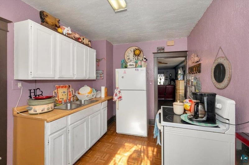 3914 Grand Ave, Duluth, MN 55807