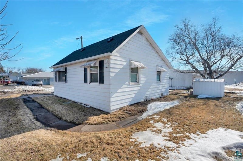 3914 Grand Ave, Duluth, MN 55807