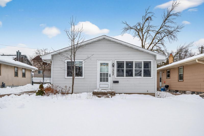 2354 Burke Ave E, North Saint Paul, MN 55109