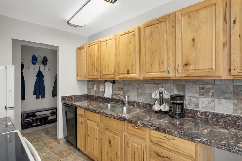 811 Smetana Rd #8, Hopkins, MN 55343