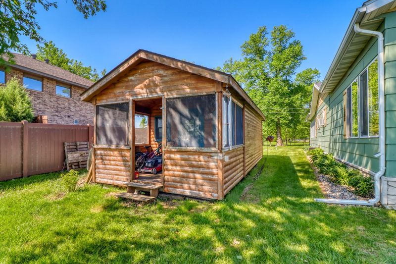 25934 Brolin Beach Rd, Detroit Lakes, MN 56501