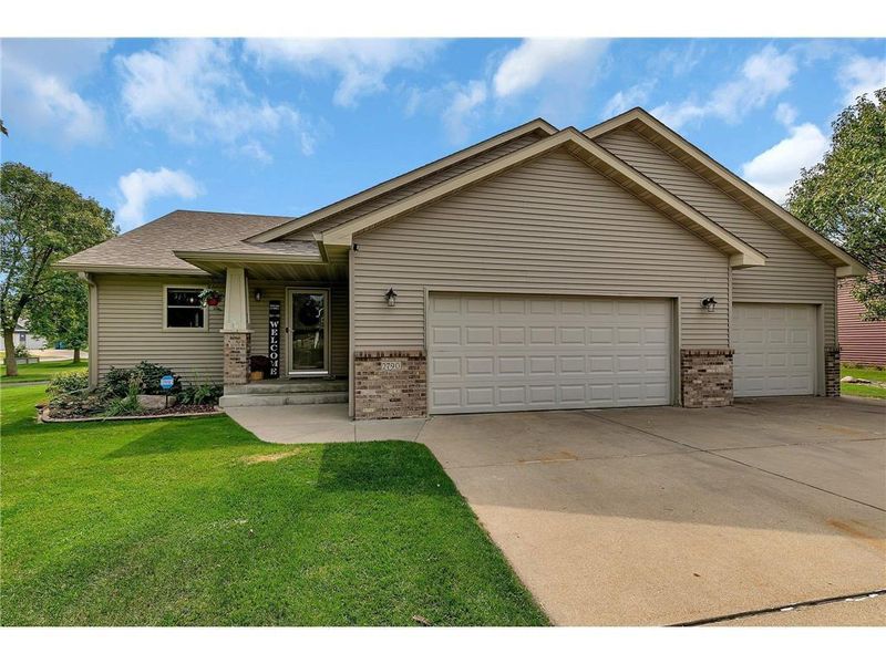 2790 Ocarina Dr, Sauk Rapids, MN 56379