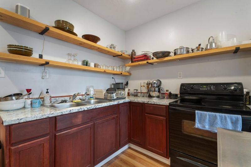2424 W 2nd St, Duluth, MN 55806