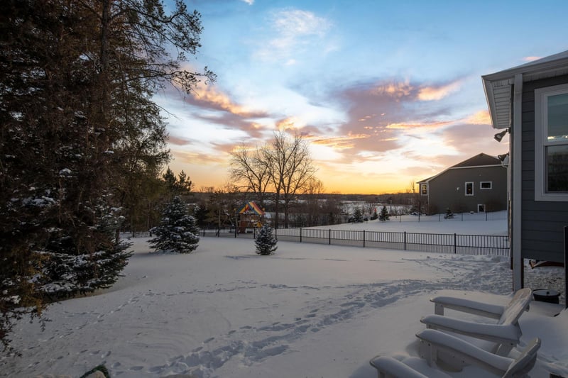 1088 Pine Hill Ln, White Bear Twp, MN 55127
