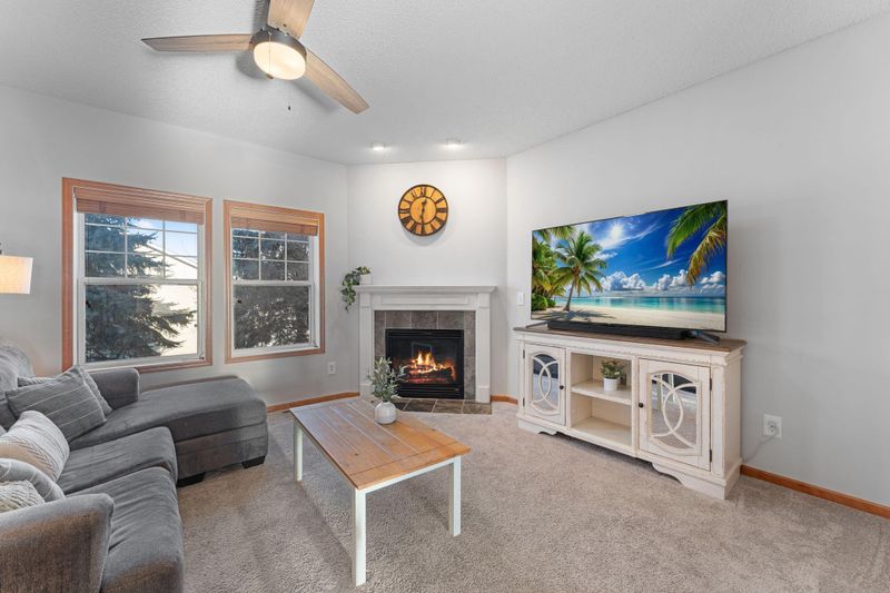 3262 Oak View Dr, Woodbury, MN 55129