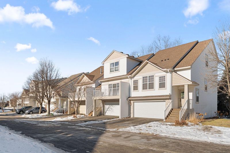 3262 Oak View Dr, Woodbury, MN 55129