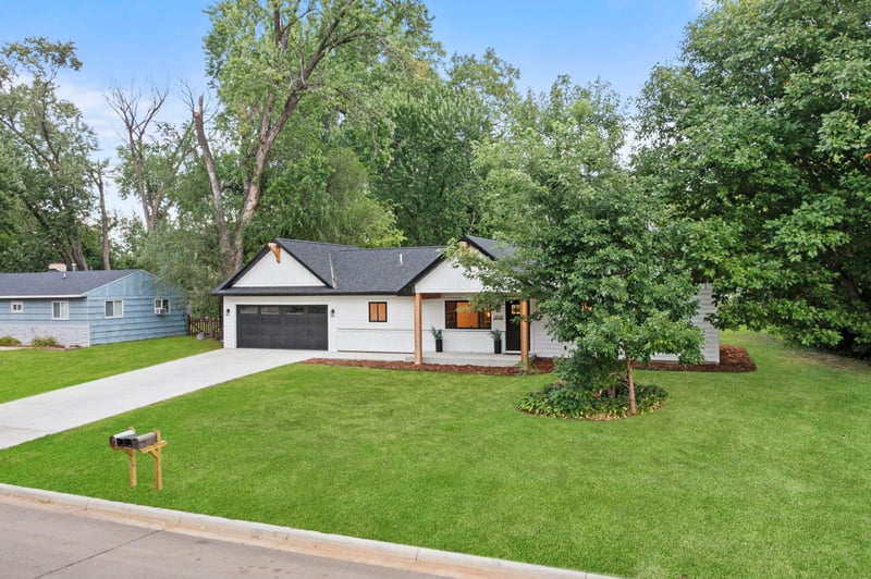 9931 Quince St NW, Coon Rapids, MN 55433