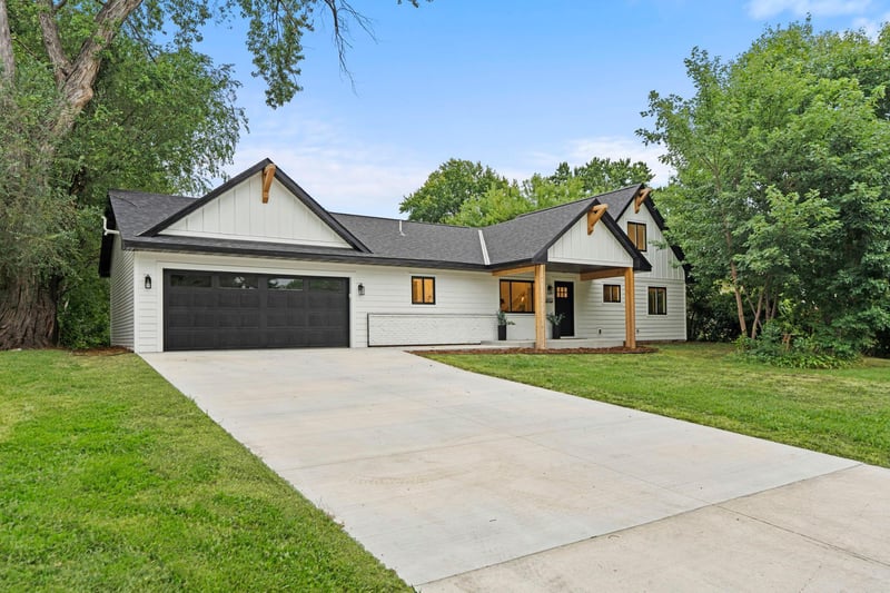 9931 Quince St NW, Coon Rapids, MN 55433