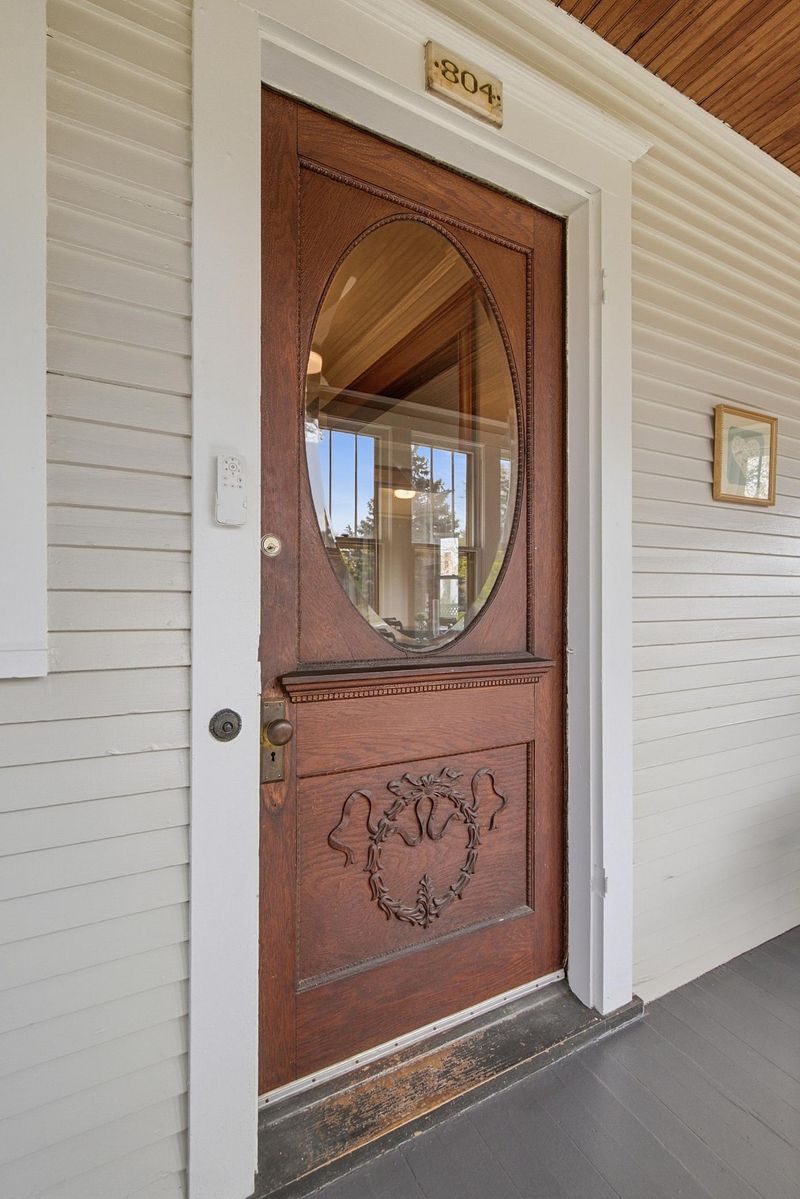 804 Smith Ave S, Saint Paul, MN 55107