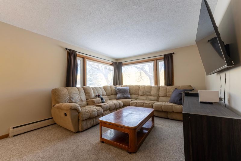 1803 10th St NW, New Brighton, MN 55112