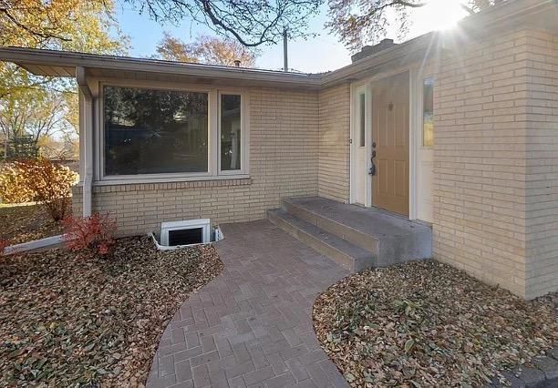 1803 10th St NW, New Brighton, MN 55112