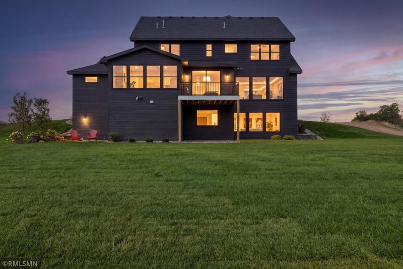 5813 S Century Rg S, Woodbury, MN 55125