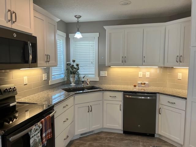 1509 Glenridge Dr, Prescott, WI 54021