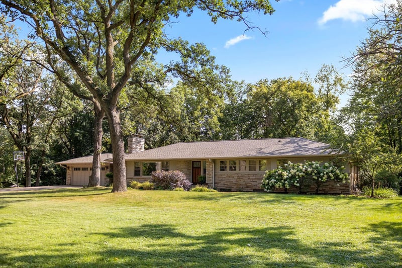15 Saint Albans Rd E, Hopkins, MN 55305