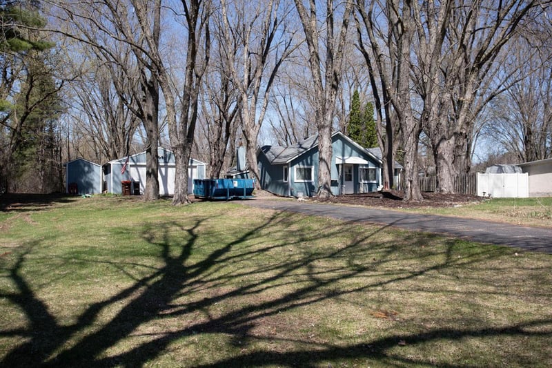 1873 Kohlman Ave, Maplewood, MN 55109