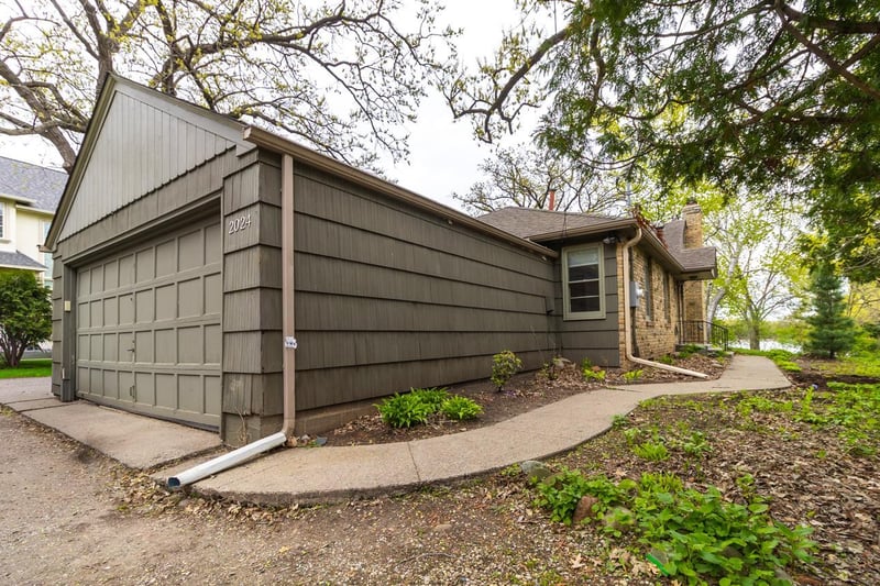 2024 Cedar Lake Pw, Minneapolis, MN 55416
