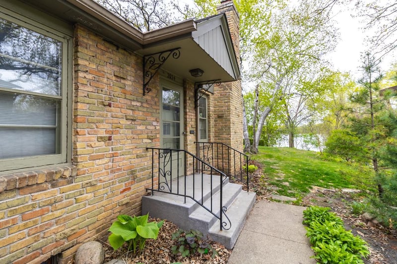 2024 Cedar Lake Pw, Minneapolis, MN 55416