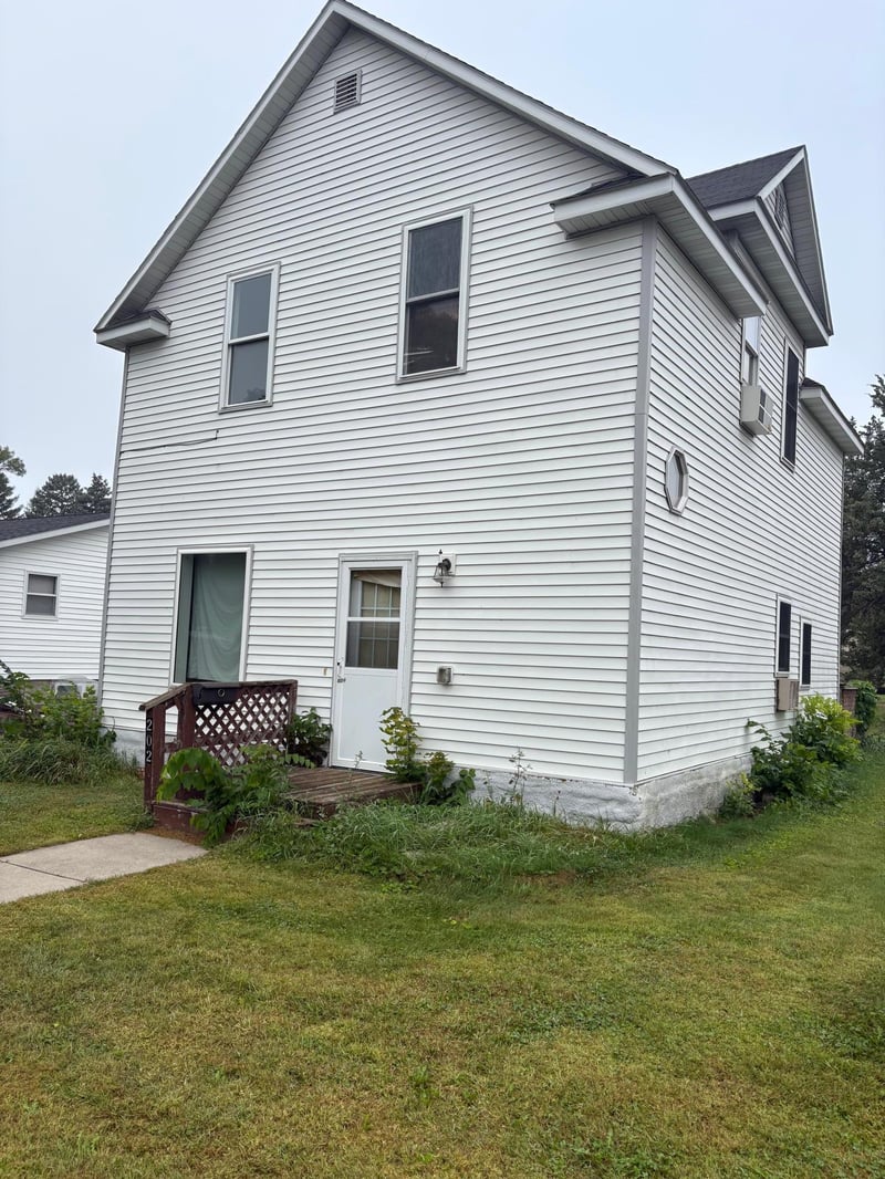 202 17th St S, Benson, MN 56215