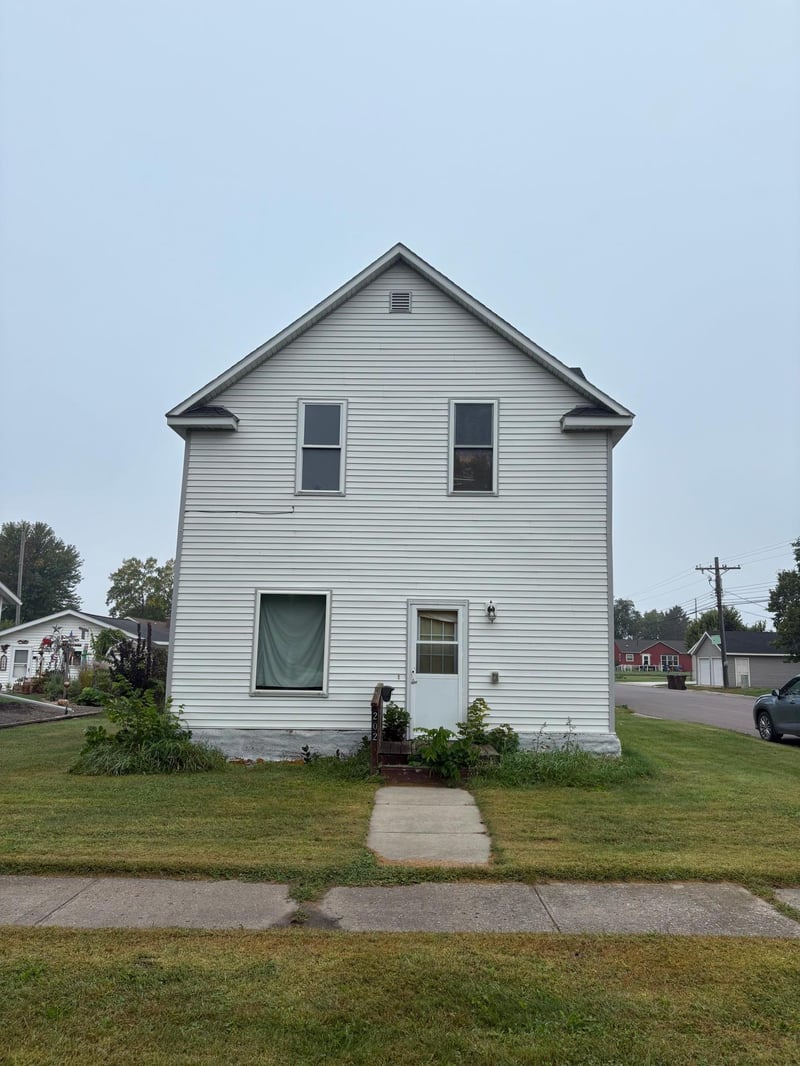 202 17th St S, Benson, MN 56215