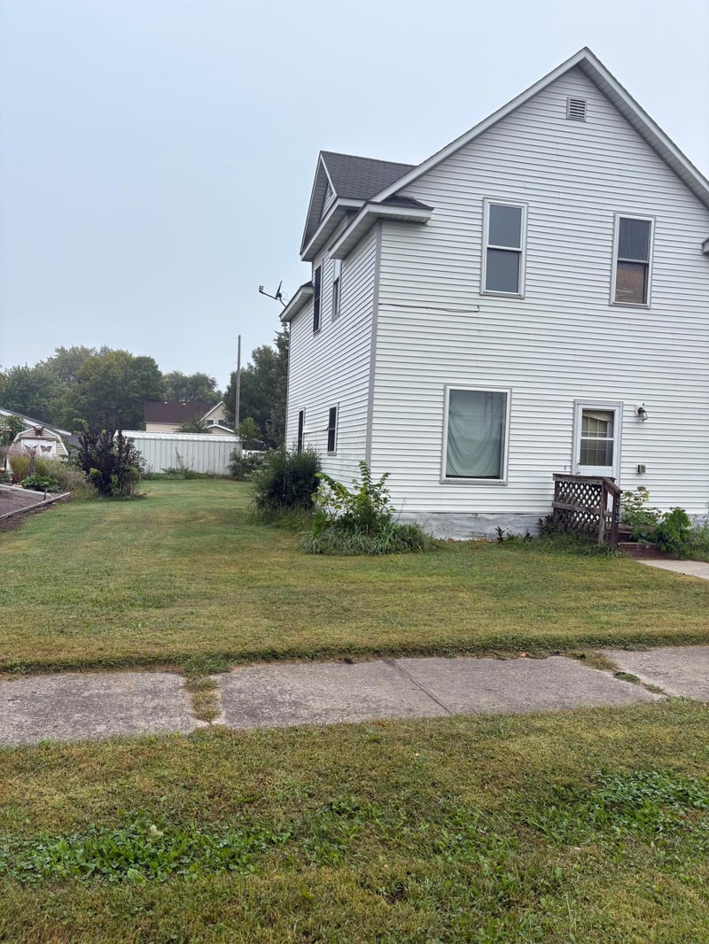 202 17th St S, Benson, MN 56215