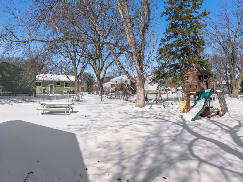 1663 9th Ave SE, Rochester, MN 55904