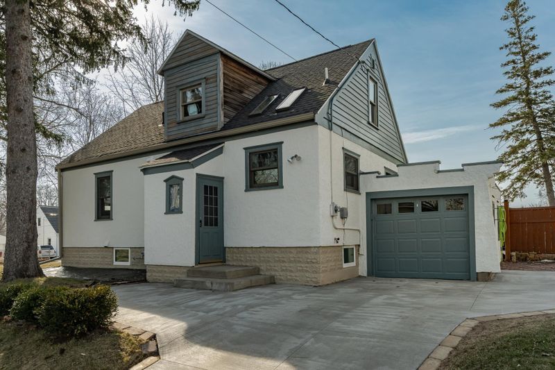 703 9th Ave SE, Rochester, MN 55904