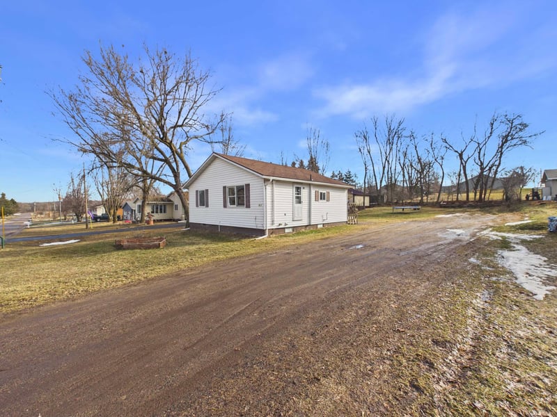 900 4th St, Holdingford, MN 56340
