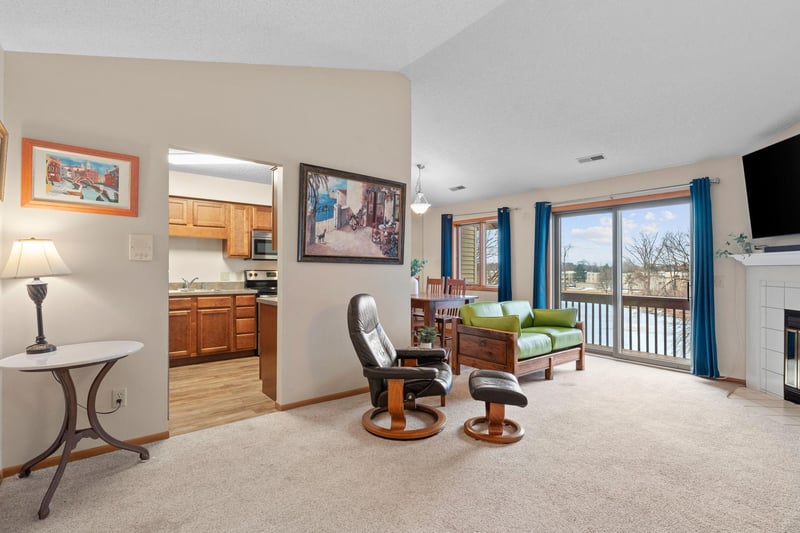 2644 Lake Court Dr #31, Mounds View, MN 55112