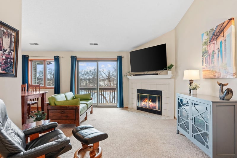 2644 Lake Court Dr #31, Mounds View, MN 55112