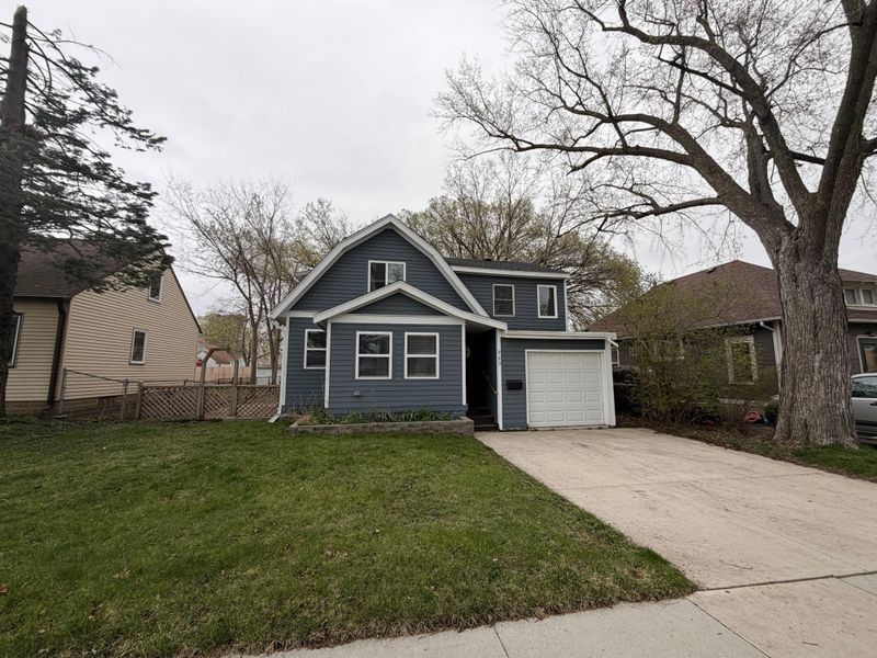 925 11th St SE, Rochester, MN 55904