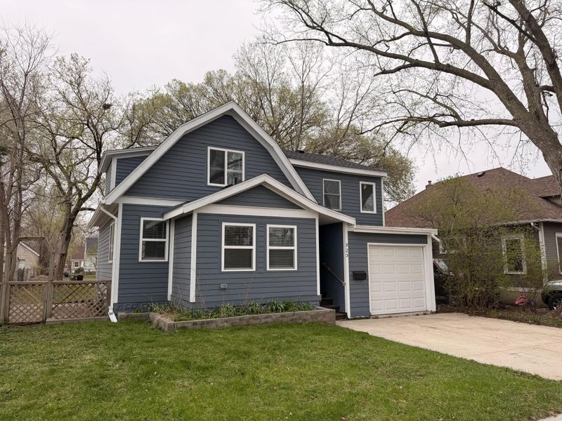 925 11th St SE, Rochester, MN 55904