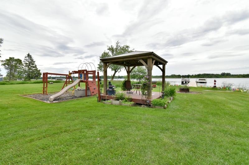 46350 Cambridge Dr, Stanchfield, MN 55080