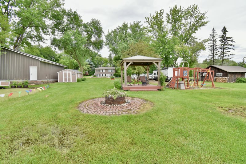 46350 Cambridge Dr, Stanchfield, MN 55080