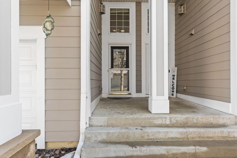 15570 Eagles Nest Way, Apple Valley, MN 55124