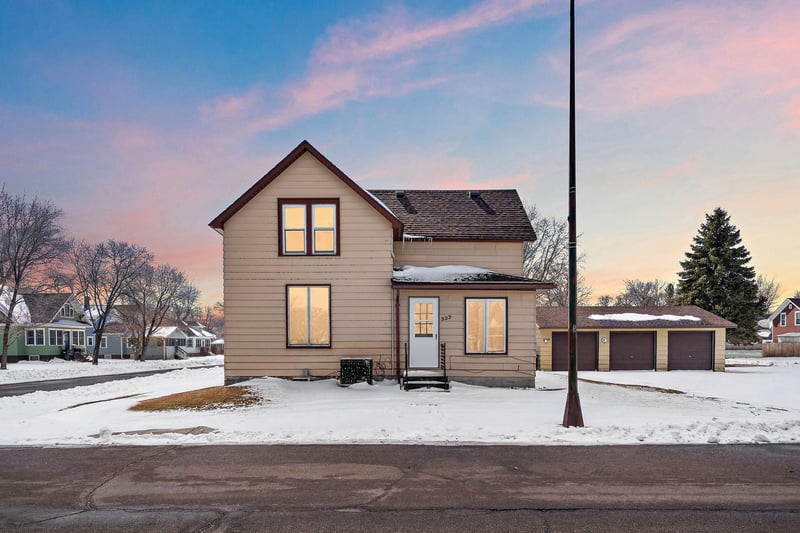 529 Division St, Brownton, MN 55312
