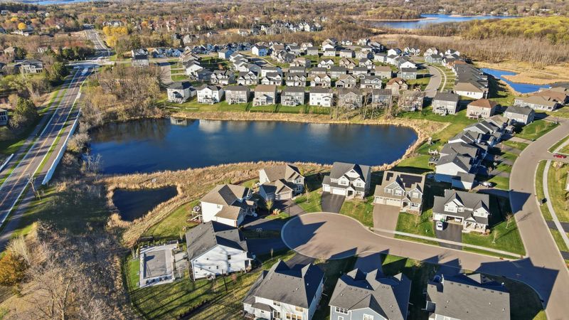 7253 Rogers Ct, Chanhassen, MN 55317