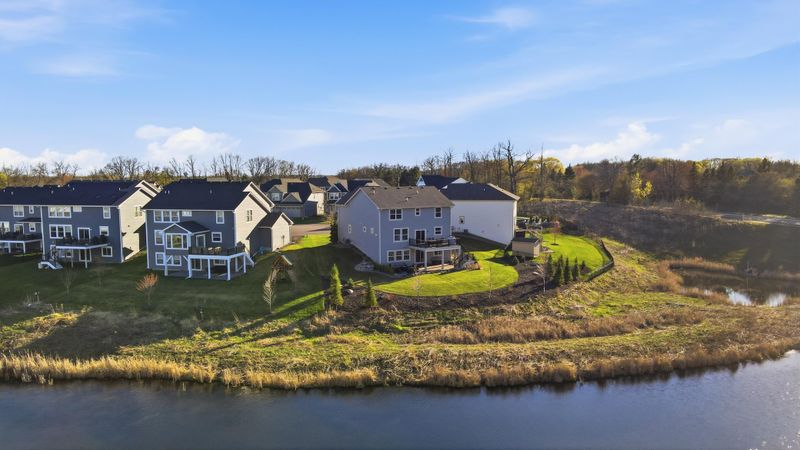 7253 Rogers Ct, Chanhassen, MN 55317