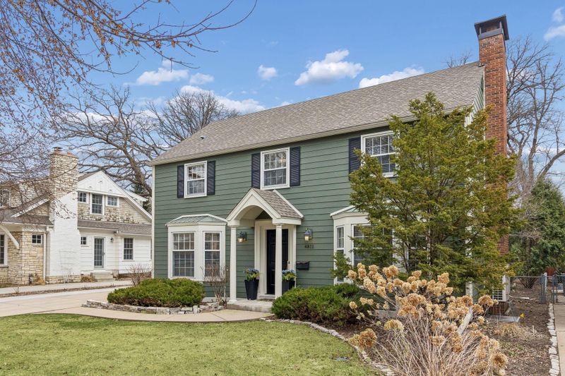 4811 Maple Rd, Edina, MN 55424