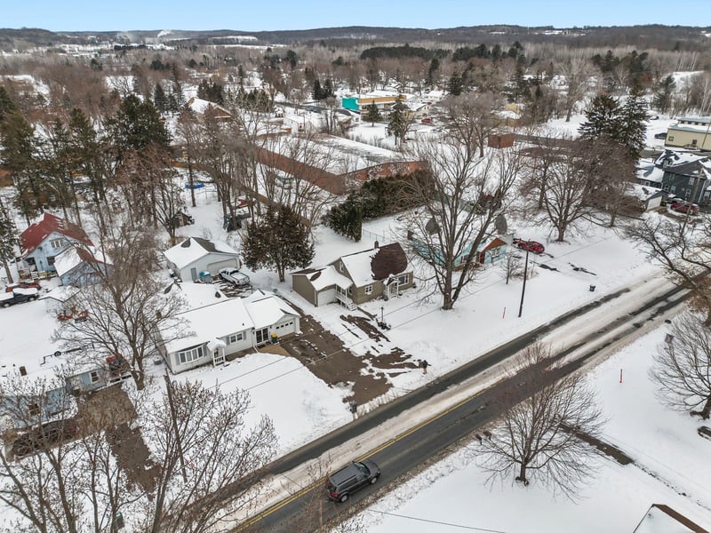 127 State St W, Dresser, WI 54009