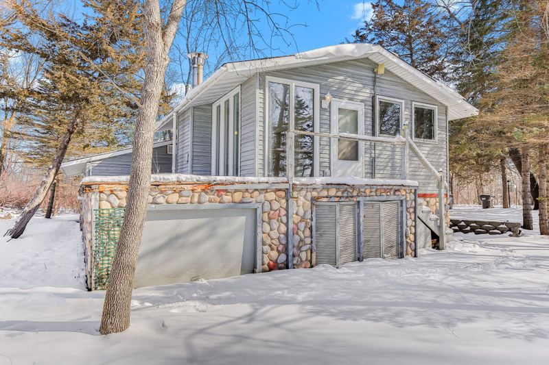 2652 Paradise Trl NW, Isanti, MN 55040