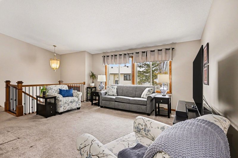 851 Sherwood Rd, Shoreview, MN 55126