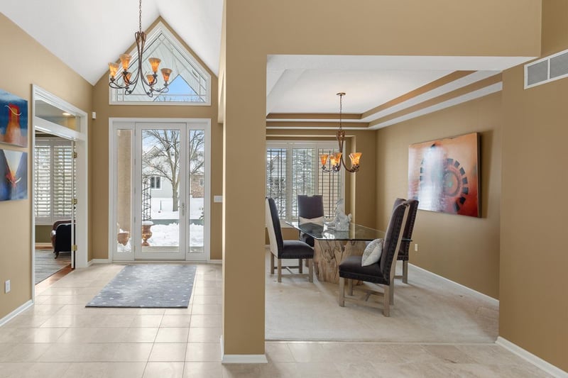 10556 Prairie Lakes Dr, Eden Prairie, MN 55344