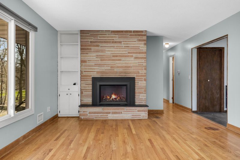10732 James Cir, Bloomington, MN 55431
