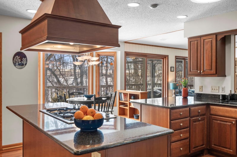 8323 W Franklin Ave, Saint Louis Park, MN 55426