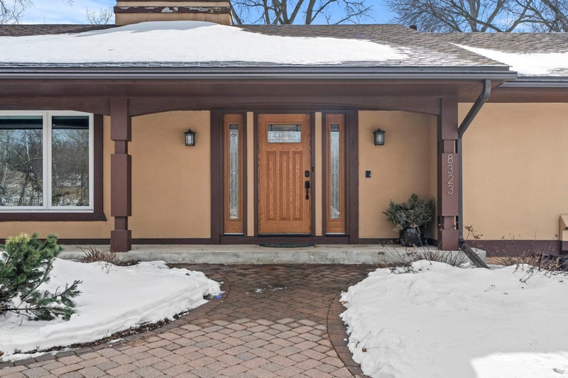 8323 W Franklin Ave, Saint Louis Park, MN 55426