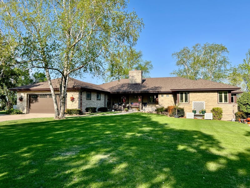 579 Park Ave W, Ortonville, MN 56278