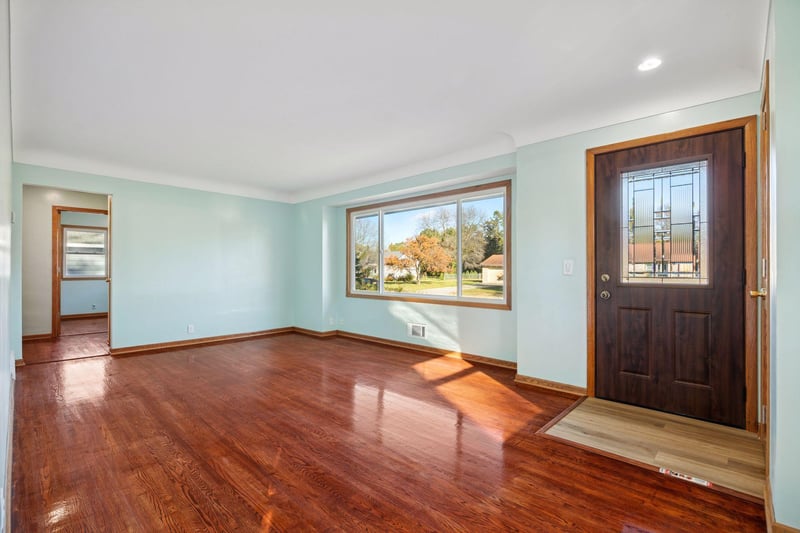 5513 Bryant Ave N, Brooklyn Center, MN 55430