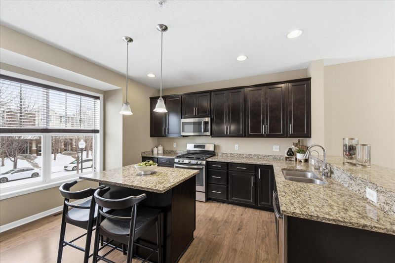 5142 95th Ln N, Brooklyn Park, MN 55443